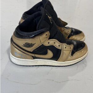 Air Jordan 1 Mid SE Metallic Gold Black (GS) Youth Size 5.5Y